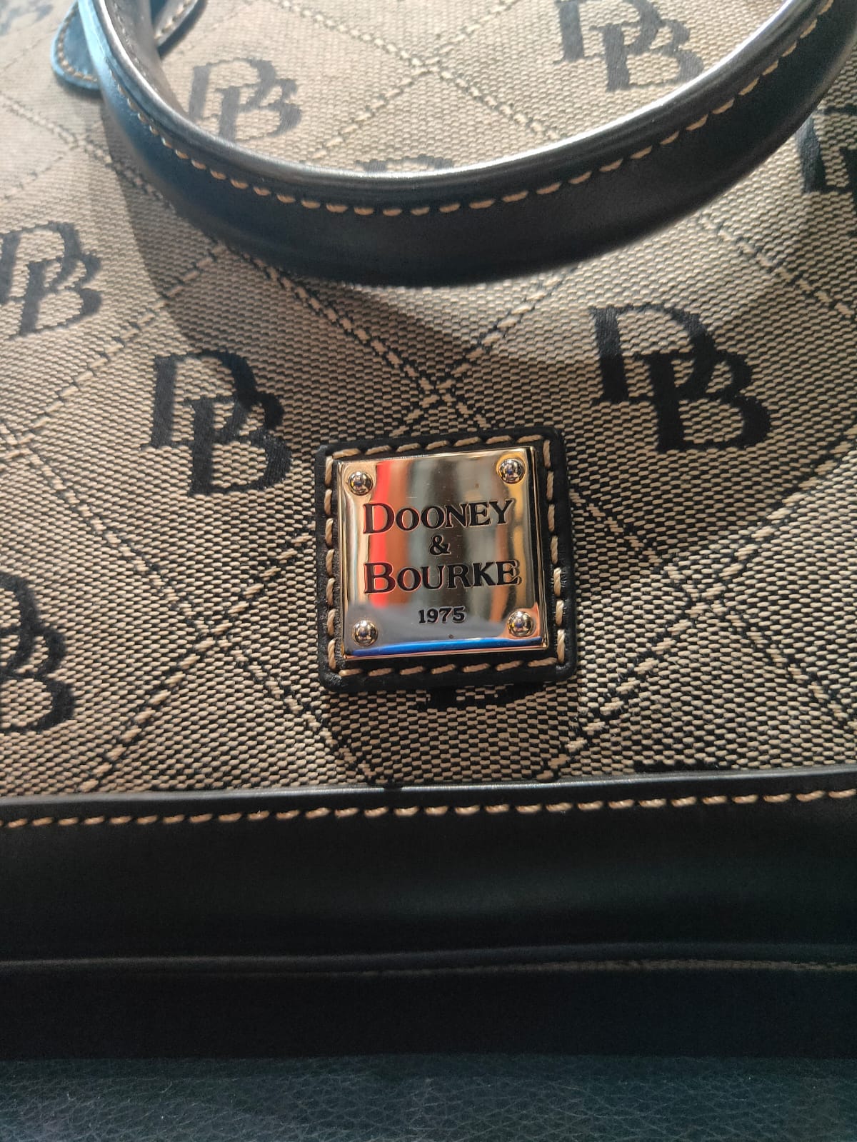 Dooney & Bourke Ladies Hand Bag